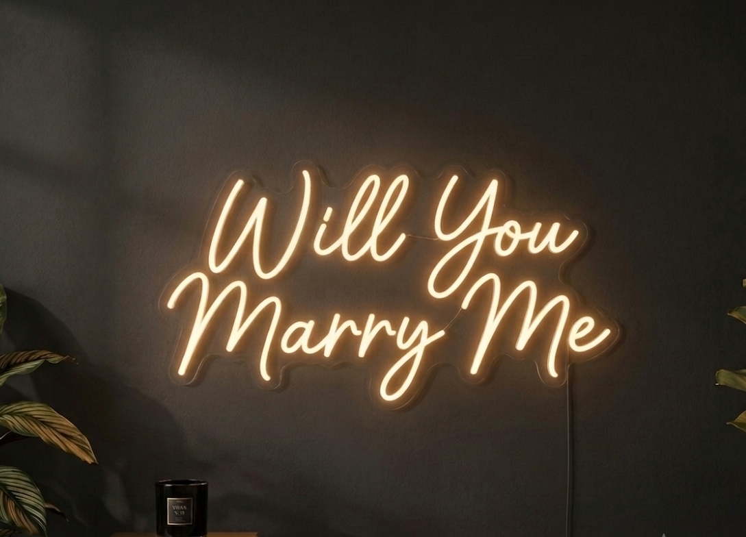 Evlilik Teklifi İçin Işıltılı Bir Dokunuş: Will You Marry Me Neon Tabela